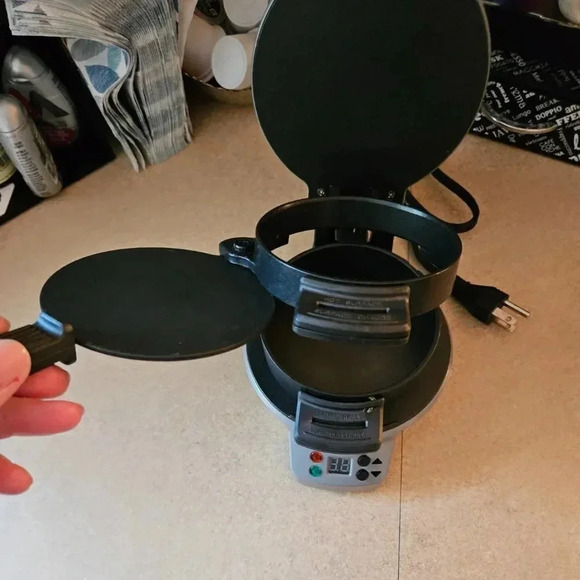 Hamilton-Beach  | Breakfast Sandwich Maker with Timer - Picture 7 of 16